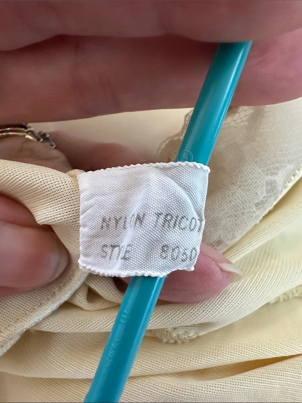 Vtg  50s/60s Artemis Creamy Yellow Full Nylon Slip with Tan Lace Trim Details - Picture 8 of 8